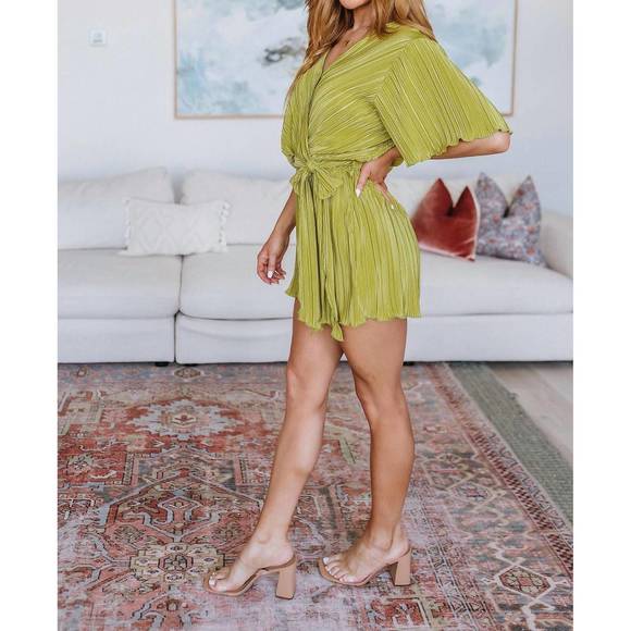 NEW GEEGEE lovely life plisse romper in green - Picture 3 of 5